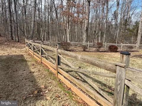 8128 Overlook Ct, Catlett, VA 20119 photo 4