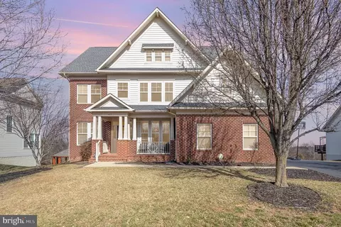 4112 Cray Dr, Warrenton, VA 20187