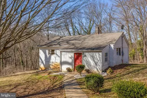 8016 Shipmadilly Ln, Warrenton, VA 20186