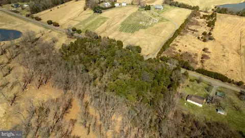 8772 Old Dumfries Rd, Catlett, VA photo 13