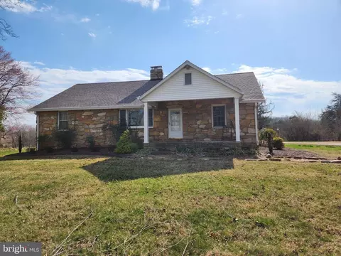 9527 Springs Rd, Warrenton, VA 20186
