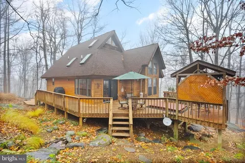 11082 Oakview Rd, Delaplane, VA 20144