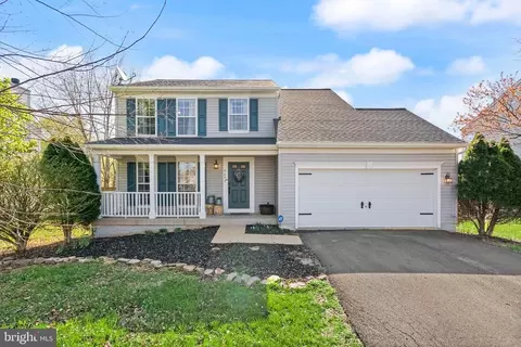 9695 Logan Jay Dr, Bealeton, VA 22712