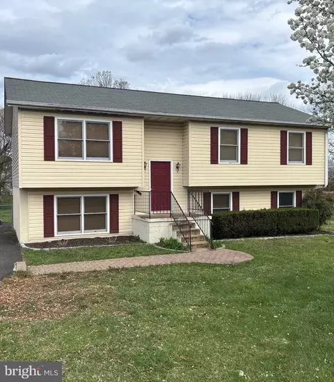 10915 Rugby Dr, Bealeton, VA 22712