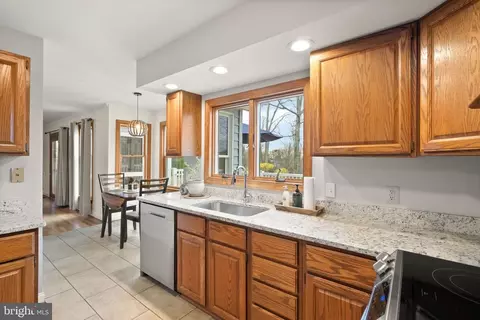 12007 Briar Patch Rd, Hume, VA 22639 photo 4