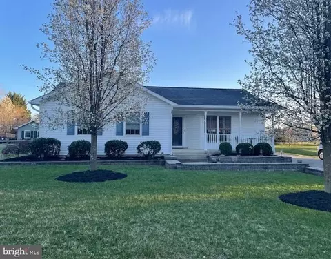 6745 Schoolhouse Rd, Bealeton, VA 22712