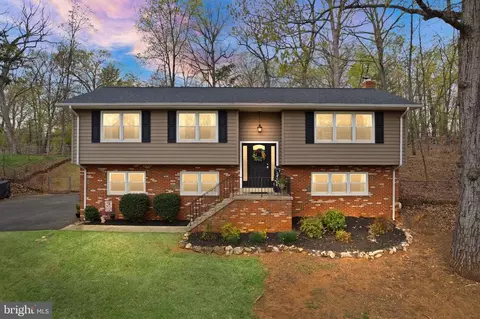 7002 Kelly Rd, Warrenton, VA 20187