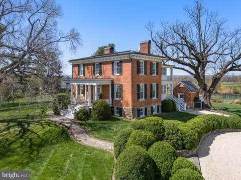 7064 Young Rd, The Plains, VA 20198