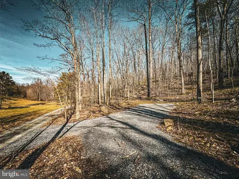 Hidden Springs Dr, Marshall, VA photo 17