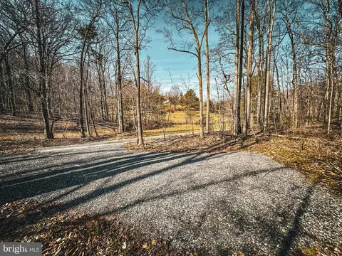 Hidden Springs Dr, Marshall, VA photo 16