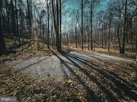 Hidden Springs Dr, Marshall, VA photo 15