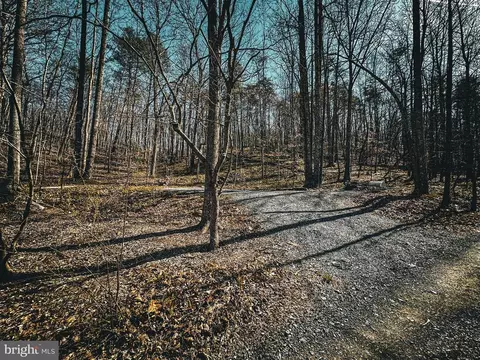 Hidden Springs Dr, Marshall, VA photo 14