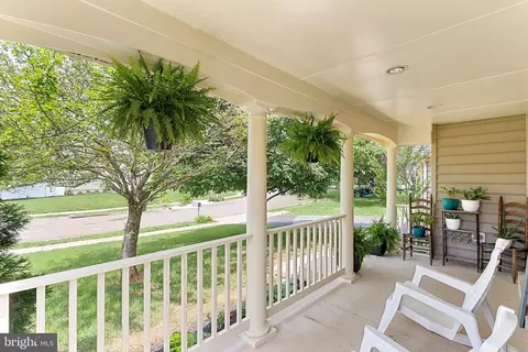 10799 Reynard Fox Ln, Bealeton, VA 22712