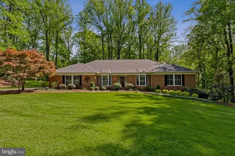 6832 Sandstone Ct, Warrenton, VA 20187