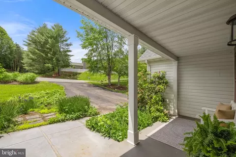 5722 Pond View Ln, Broad Run, VA 20137 photo 11