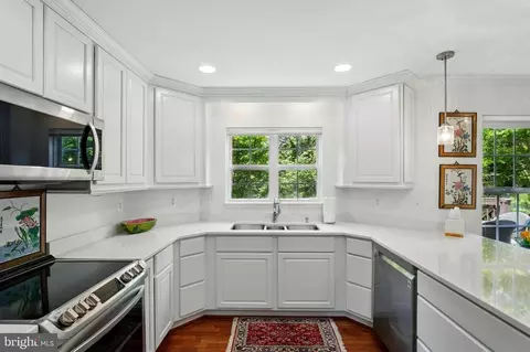 430 Devon Dr, Warrenton, VA 20186 photo 4