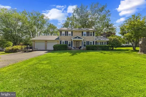 7176 King William St, Warrenton, VA 20187