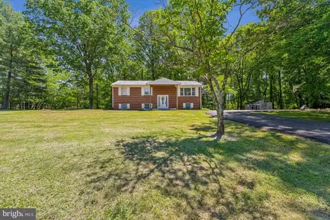 7009 Silver Maple Ct, Warrenton, VA 20187