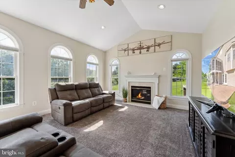 6422 View Ct, Broad Run, VA 20137 photo 3