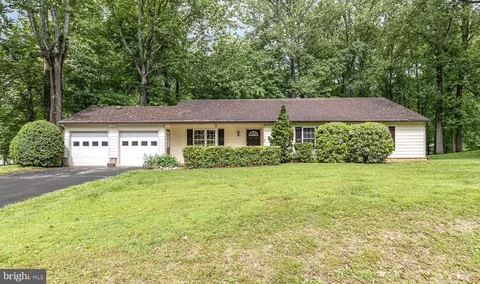 7378 Hilly Ln, Warrenton, VA 20187
