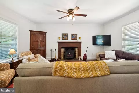 7811 Carters Run Dr, Marshall, VA 20115 photo 11