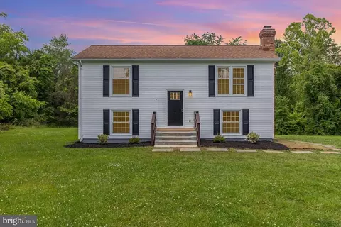 8452 Turnbull Rd, Warrenton, VA 20186