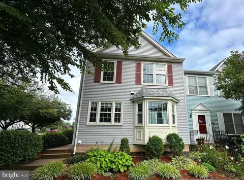 730 Arbor Ct, Warrenton, VA 20186
