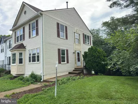 751 Cherry Tree Ln, Warrenton, VA 20186 photo 2