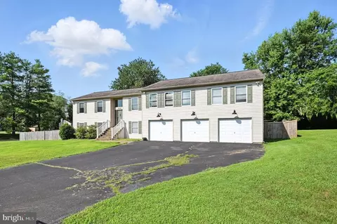 7314 Westmoreland Dr, Warrenton, VA 20187