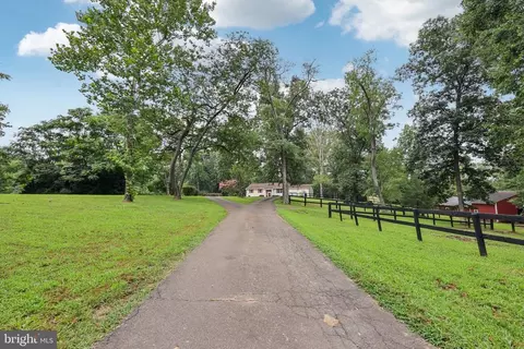 10102 Foxville Rd, Warrenton, VA 20186