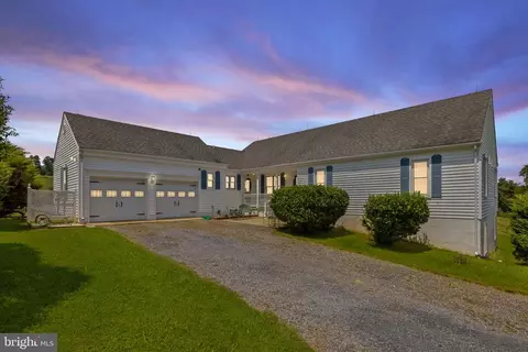 8268 Meadows Rd, Warrenton, VA 20186 photo 4