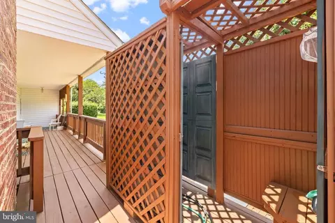 8268 Meadows Rd, Warrenton, VA 20186 photo 8