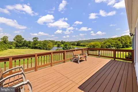 8268 Meadows Rd, Warrenton, VA 20186 photo 6
