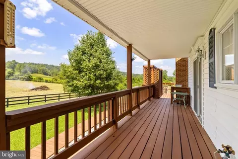 8268 Meadows Rd, Warrenton, VA 20186 photo 5