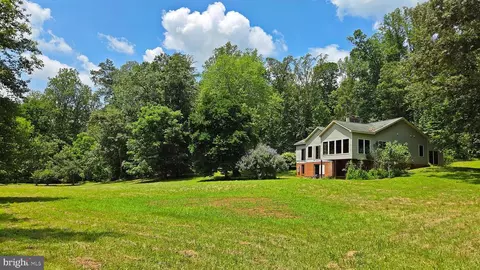 7296 Burke Ln, Warrenton, VA 20186