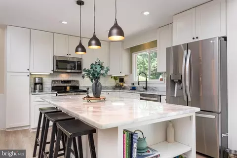 6444 Duhollow Rd, Warrenton, VA 20187