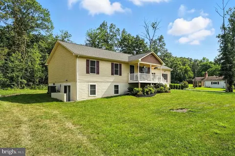 12253 Davis Rd, Remington, VA 22734