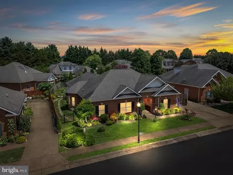 248 Carriage Chase Cir, Warrenton, VA 20186
