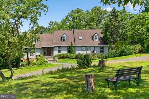 6699 Robinson Ln, Warrenton, VA 20186