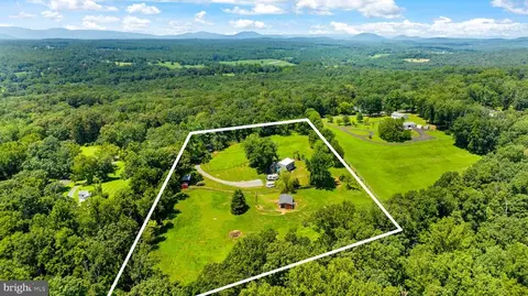 9467 Old Waterloo Rd, Warrenton, VA 20186