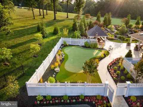 7484 Wilson Rd, Warrenton, VA 20186