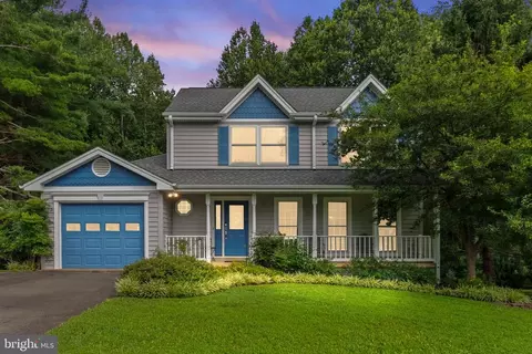 7373 Victoria Dr, Warrenton, VA 20187