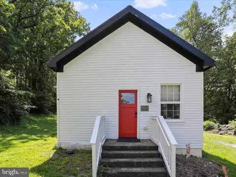 3692 Cherry Hill Rd, Linden, VA 22642
