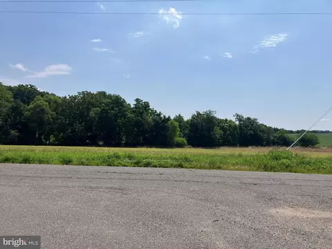 8061 Kettle Run Ct, Catlett, VA 20119 photo 2