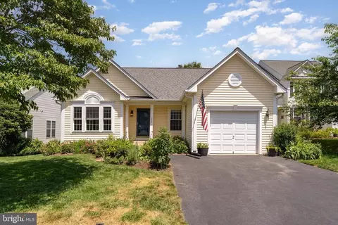 524 Colony Ct, Warrenton, VA 20186