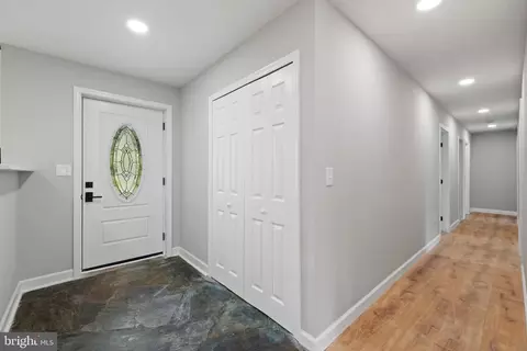 655 Foxcroft Rd, Warrenton, VA 20186 photo 2