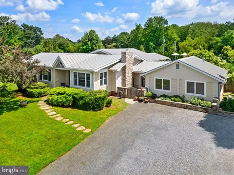2749 Crenshaw Rd, Marshall, VA 20115 photo 3