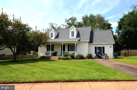 11708 Flag Rock Dr, Remington, VA 22734