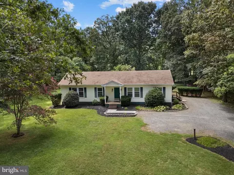 9134 Green Rd, Warrenton, VA 20187