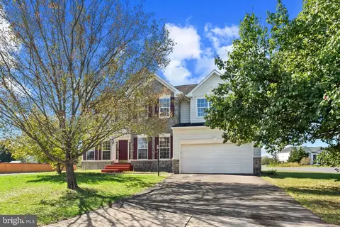 10853 King Nobel Ln, Bealeton, VA 22712